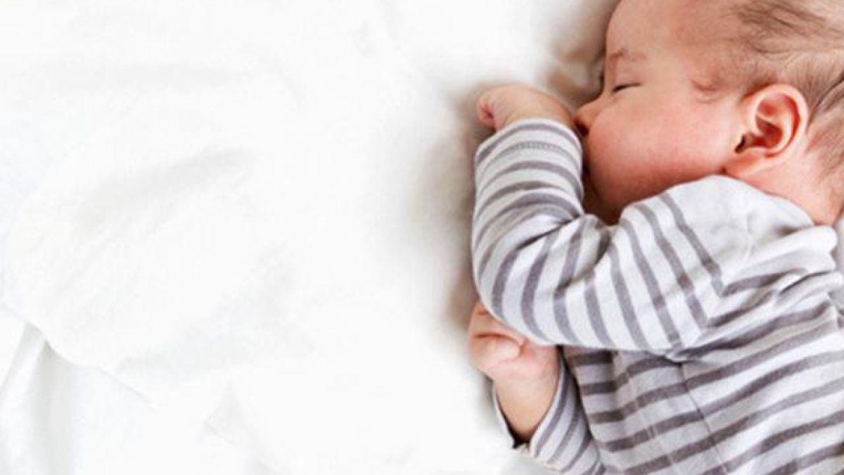 trẻ li bì khó đánh thức khi bị tiêu chảy cấp