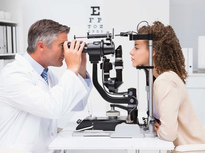 Nên kiểm tra mắt thường xuyên để thấy những thay đổi bất thường