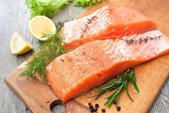 Omega-3 trong cá hồi giúp giảm phá hủy sụn khớp