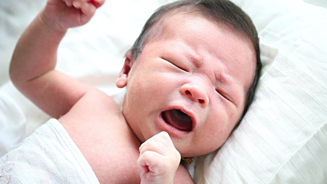 Hình ảnh trẻ sơ sinh bị viêm họng