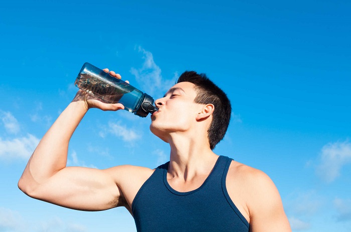 Uống nhiều nước giúp tăng thải trừ Acid uric