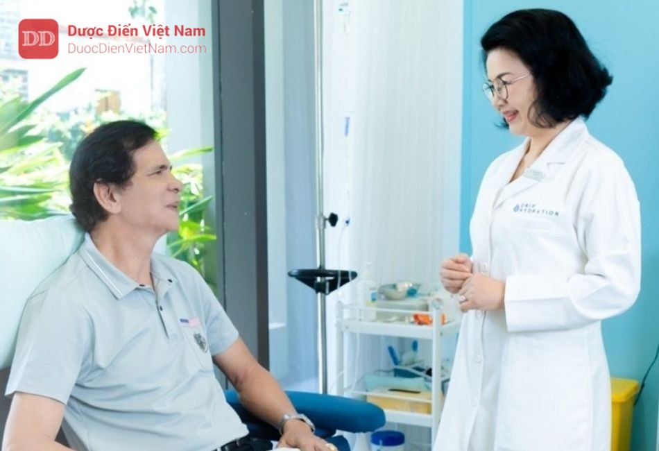 Bác sĩ Đào Thị Mỹ Vân (bên phải) - Giám đốc chuyên môn Drip Hydration