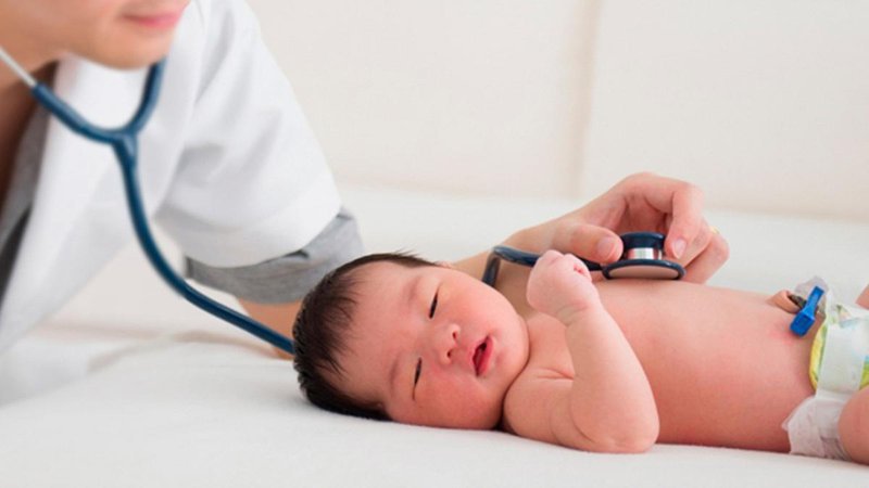 Trẻ có thể bị khó thở khi bị dị tật tim bẩm sinh