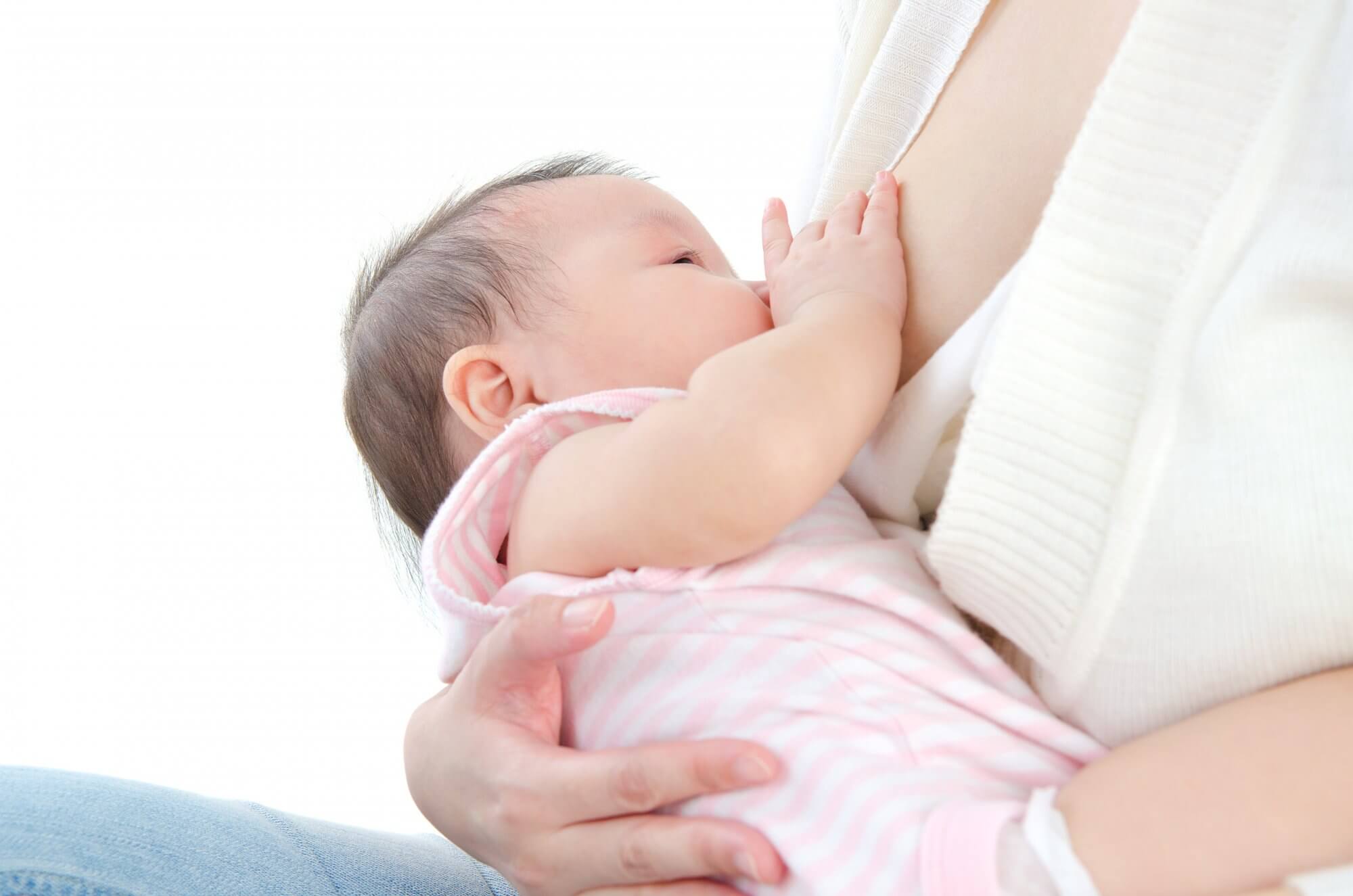 Cho trẻ bú mẹ trong 6 tháng đầu để tạo miễn dịch