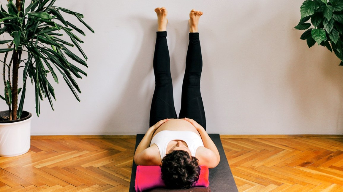 Bà bầu thực hiện bài tập đơn giản duy trì cân nặng